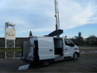 2020-renault-trafic-1453429-47204912