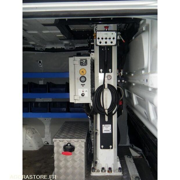 2020 Renault Trafic-47204917