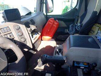 2009-renault-premium-1453438-47205118