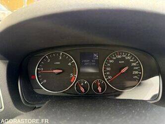 2011-renault-laguna-1453442-47205195