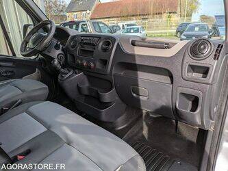 2012-renault-master-1453445-47205274