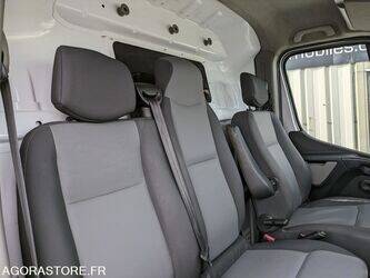 2012-renault-master-1453445-47205275