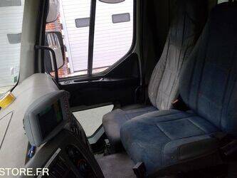 2011-renault-premium-1453448-47205357
