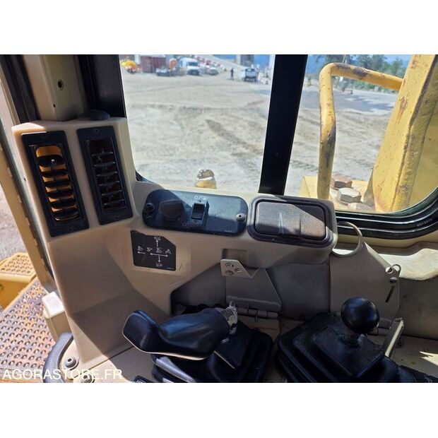 2002 Caterpillar D9R-47205498