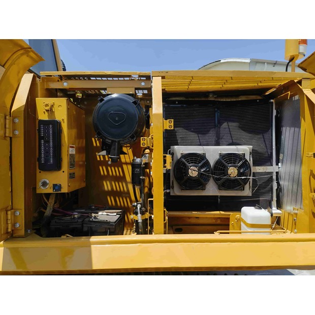 2024 كاتربيلر 320CL-47206390