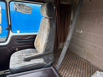 1985-mercedes-benz-sk-2228-47206626