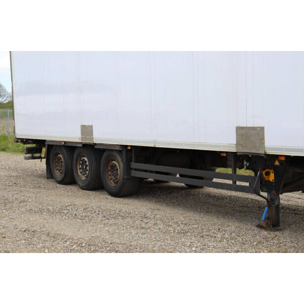 2017 Schmitz Cargobull SCB-S3B-47208290