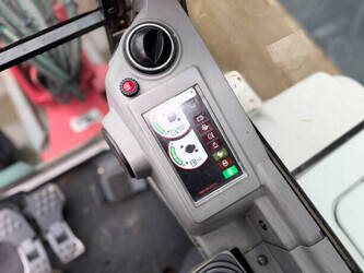 2010-takeuchi-tb235-1453655-47226569