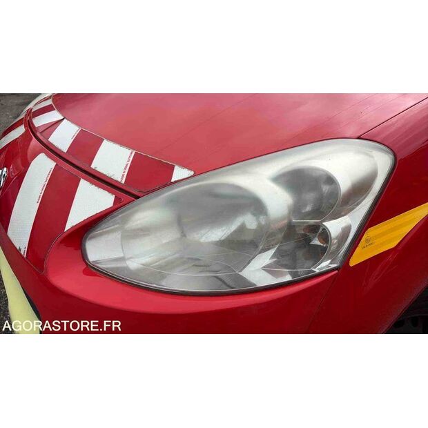 2013 Peugeot PARTNER-47241372