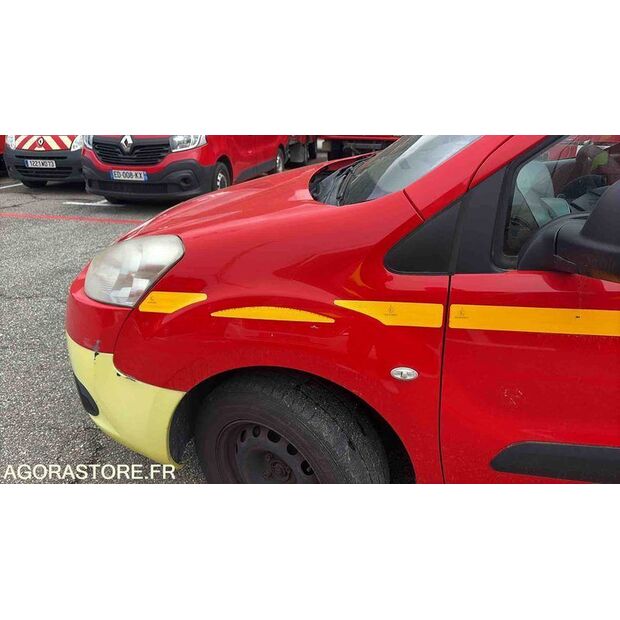 2013 Peugeot PARTNER-47241374