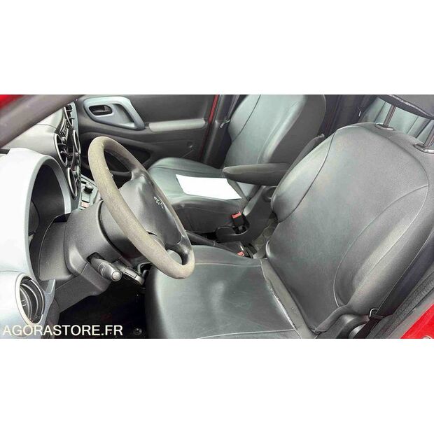 2013 Peugeot PARTNER-47241405