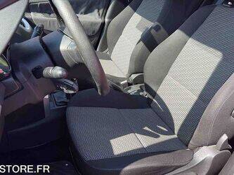2010-peugeot-207-1453713-47241501
