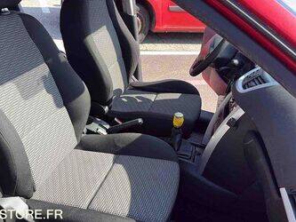 2010-peugeot-207-1453713-47241515