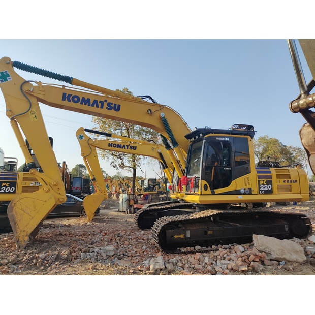 2023 Komatsu PC220-8-47243149