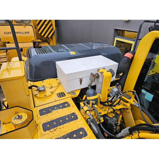 2015 Komatsu HB215LC-2-47243731
