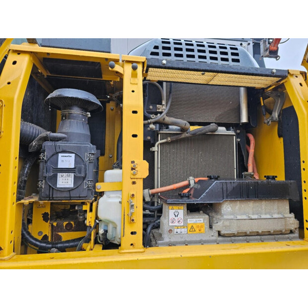 2015 Komatsu HB215LC-2-47243734