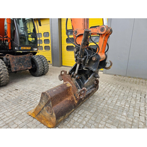 2010 هيتاشى ZX140W-3-47244420