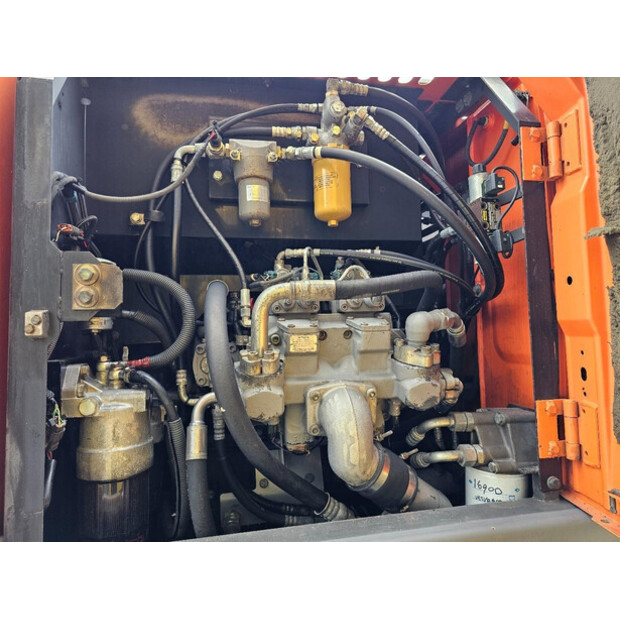 2010 هيتاشى ZX140W-3-47244426