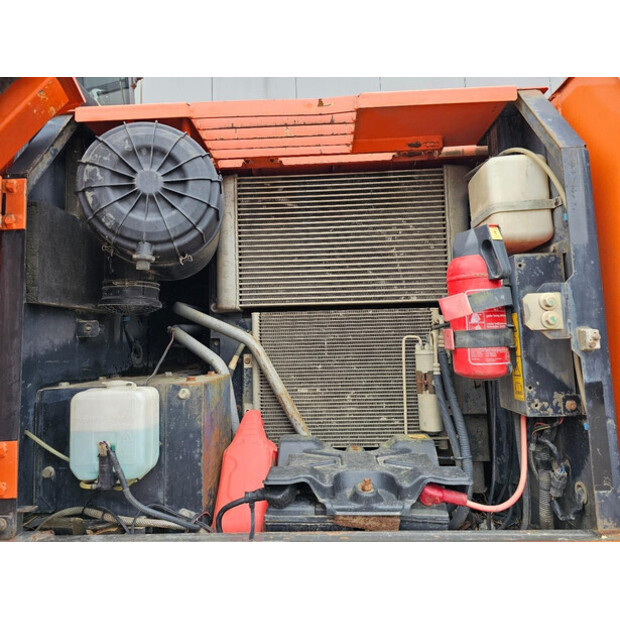 2010 هيتاشى ZX140W-3-47244427