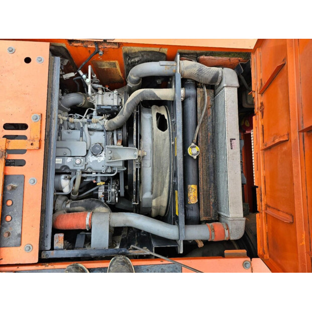2010 هيتاشى ZX140W-3-47244428