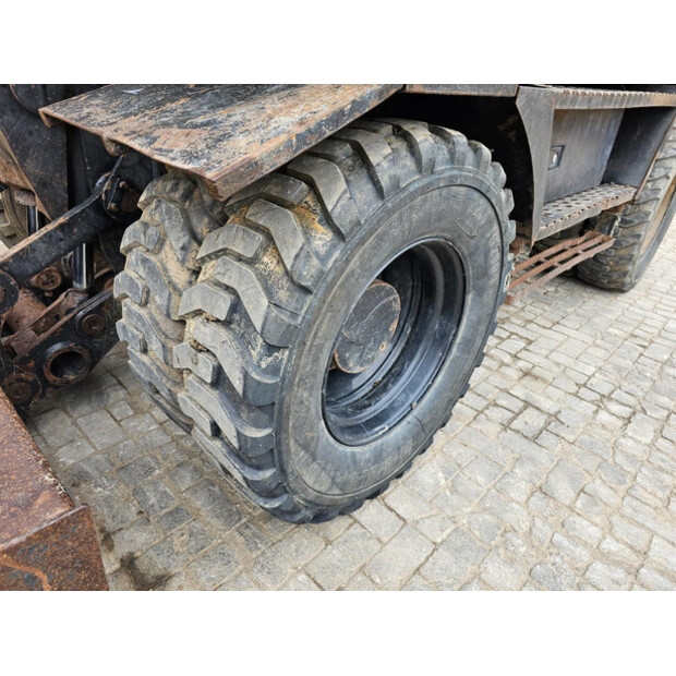 2010 هيتاشى ZX140W-3-47244431