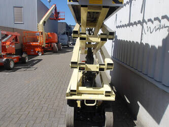 2008-jlg-2030es-1453845-47245415