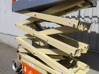 2008-jlg-2030es-1453845-47245416