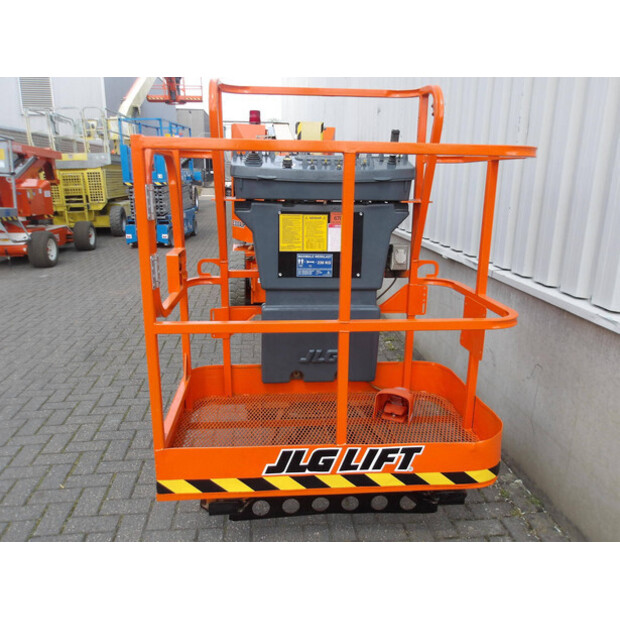 2015 JLG E300AJP-47245763