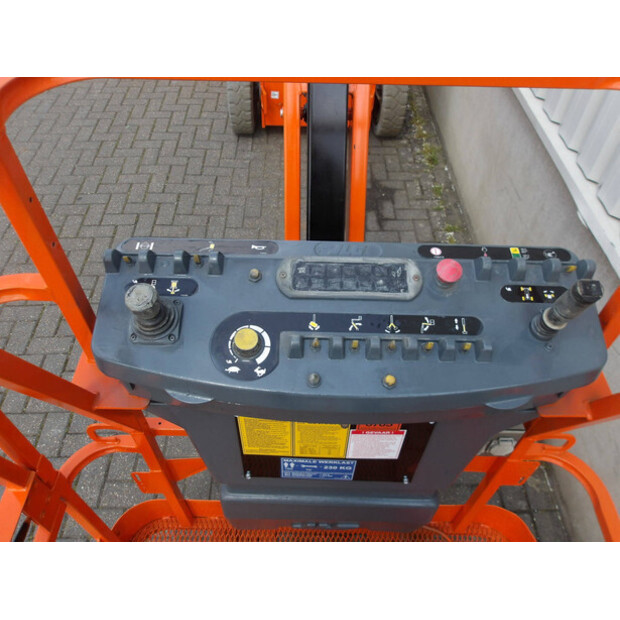 2015 JLG E300AJP-47245764