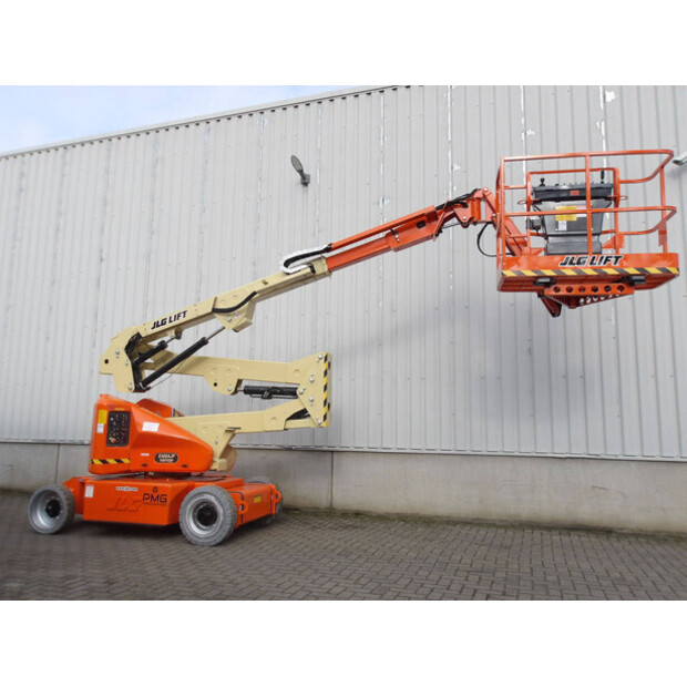 2011 JLG E400AJPN-47246141
