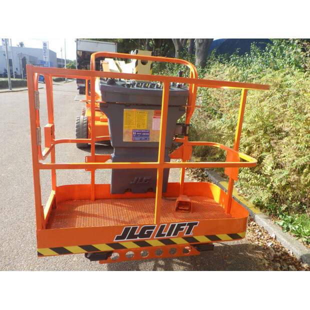 2011 JLG E450AJ-47246245