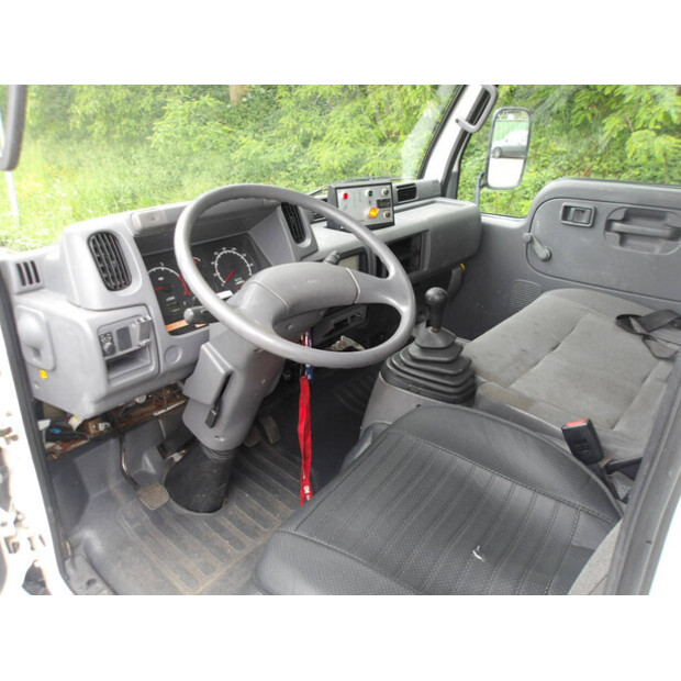 نيسان Cabstar-47246591