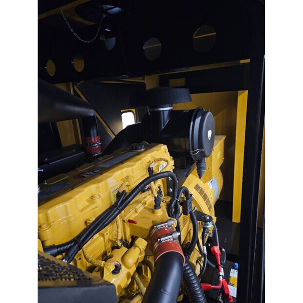 2025 Caterpillar C9 - DE250E0-47252123