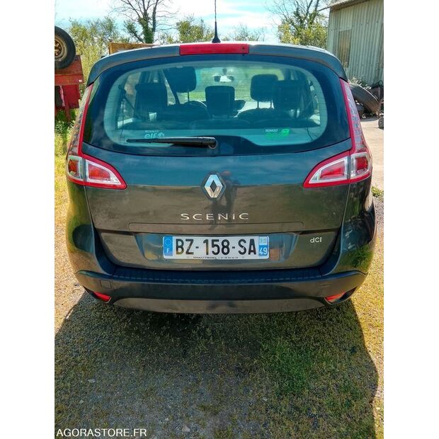 2011 رينو Megane-47265358