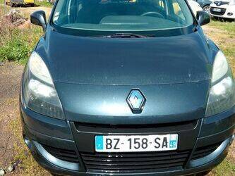 2011-renault-megane-1454276-47265359