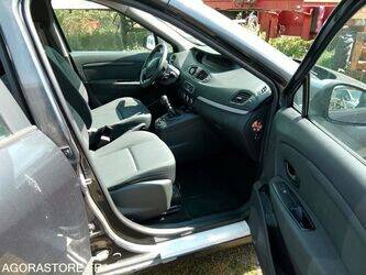 2011-renault-megane-1454276-47265364