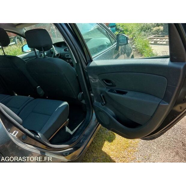 2011 رينو Megane-47265366