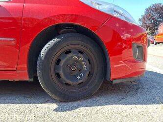 2011-peugeot-207-1454280-47265458
