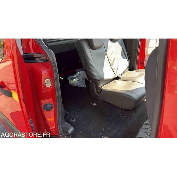 2013 Peugeot PARTNER-47265530