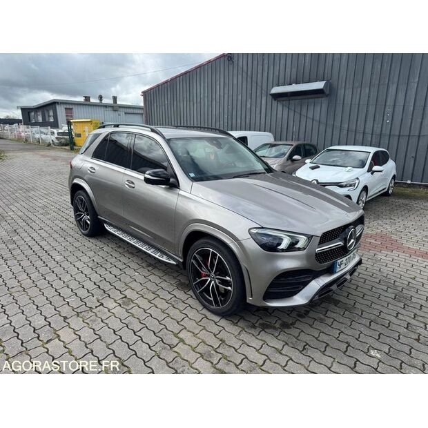 Mercedes-Benz-47265627