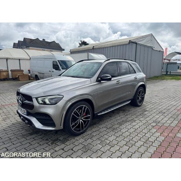 Mercedes-Benz-47265632