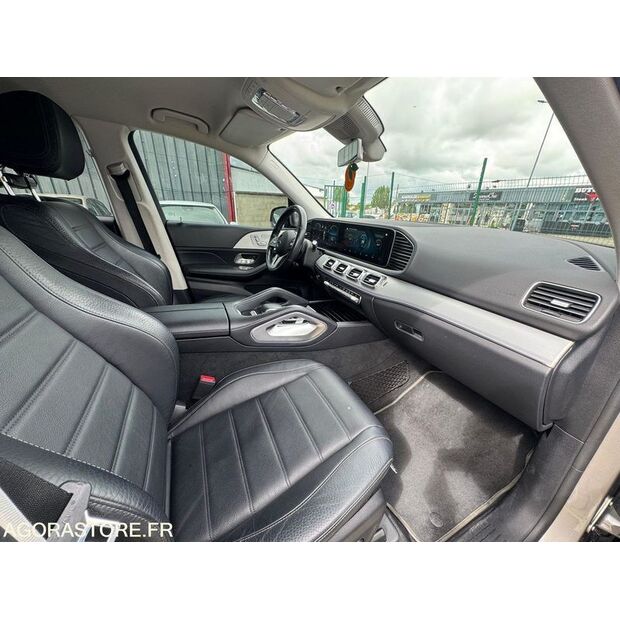 Mercedes-Benz-47265635