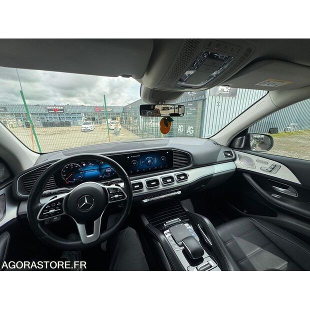 Mercedes-Benz-47265641