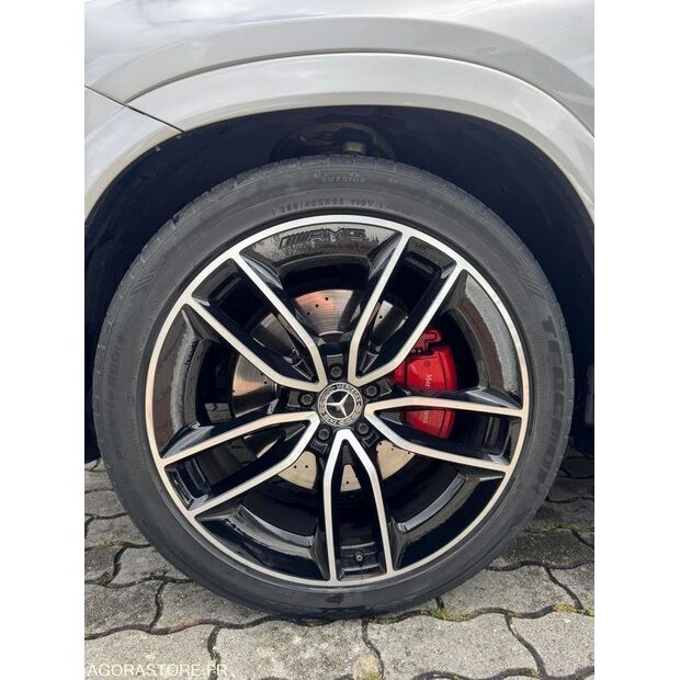 Mercedes-Benz-47265645