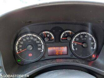 2012-fiat-panda-1454290-47265673