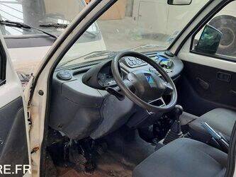 2017-piaggio-porter-1454303-47265926