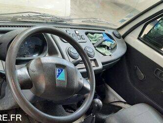 2017-piaggio-porter-1454303-47265927