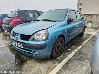 صورة ل سيارات 2005 رينو Clio للبيع في فرنسا