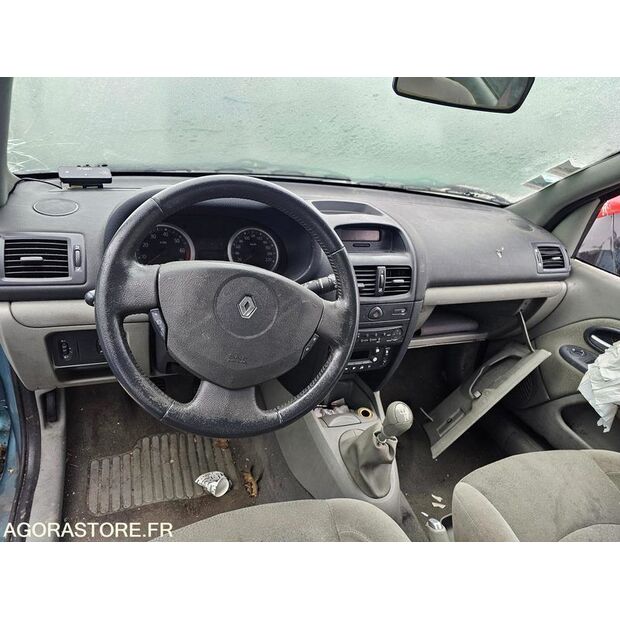 2005 Renault Clio-47266132