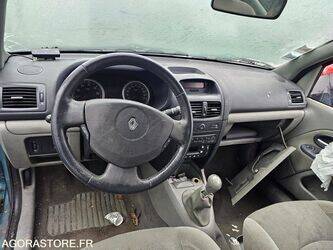 2005-renault-clio-1454313-47266132